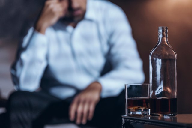 Reè struke za B92.net; Pandemija poveæala alkoholizam, ljudi teško razlikuju šta je zaista depresija